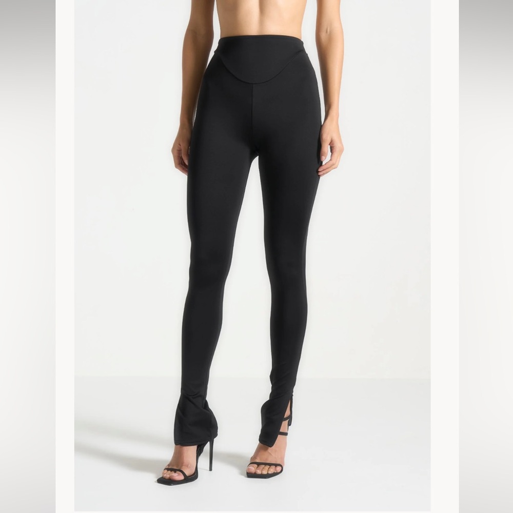 NEW! Maniere De Voir Black High-Waist Stirrup Leggings